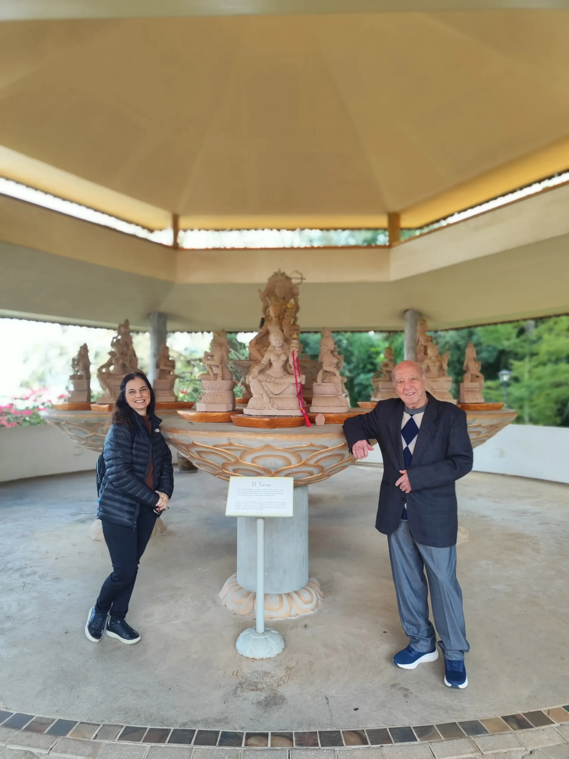 Tour Templo Budista — Três Coroas